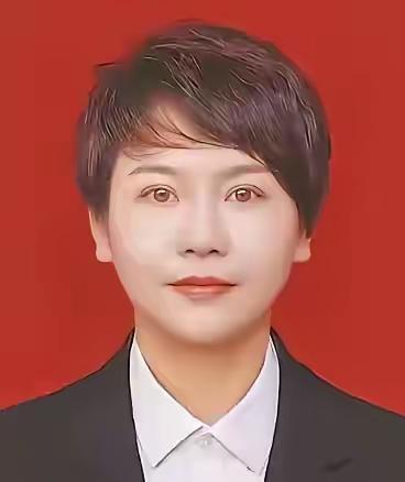 吉林省前郭县洪泉乡政府微机员曲亚波，32岁那年，丈夫出车祸成了植物人。她二十年如