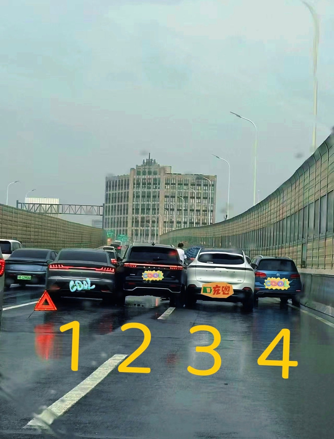 梅雨季，这两天上海的事故层出不穷，触目惊心，匪夷所思… 