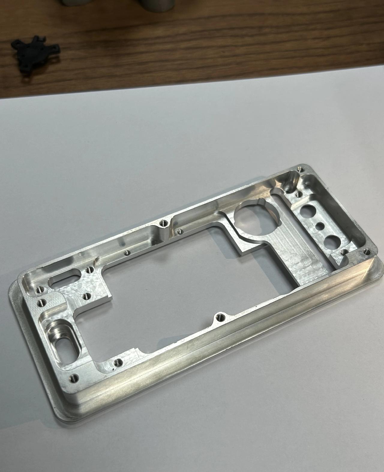 今天阿三拿这么一个产品找到我公司工程师，问我公司工程师这个产品能不能做，我公司工