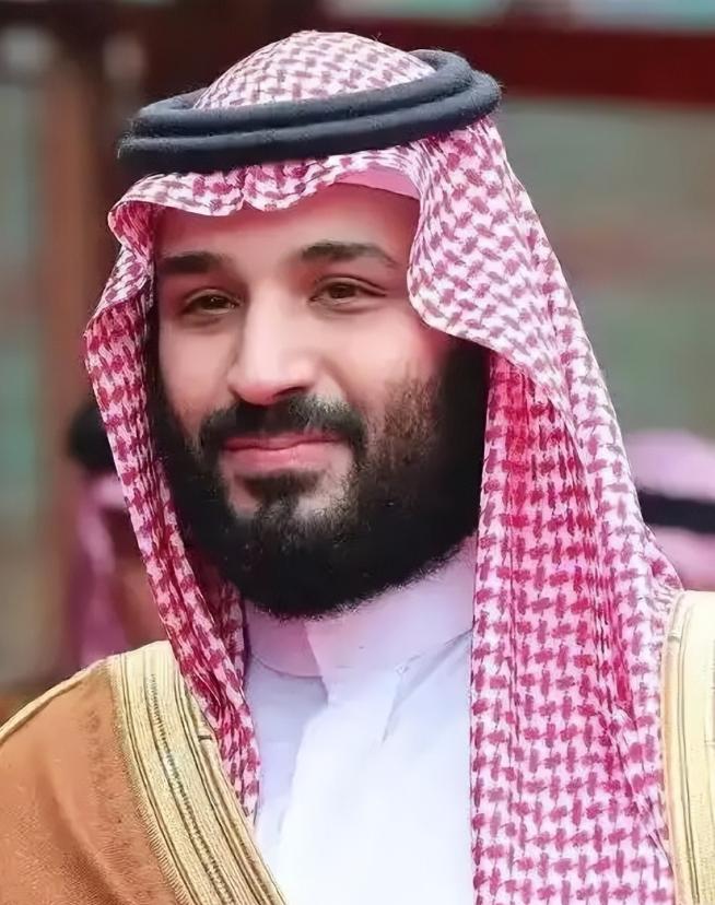 沙特、俄罗斯、阿联酋、伊拉克这8个产油大国，齐刷刷发了个联合声明，直接官宣：从5