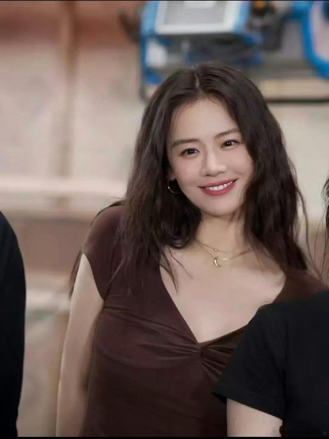 马思纯瘦回黎吧啦呜呜呜我的青春疼痛文学女主回来了，好明媚的笑啊～ ​​​