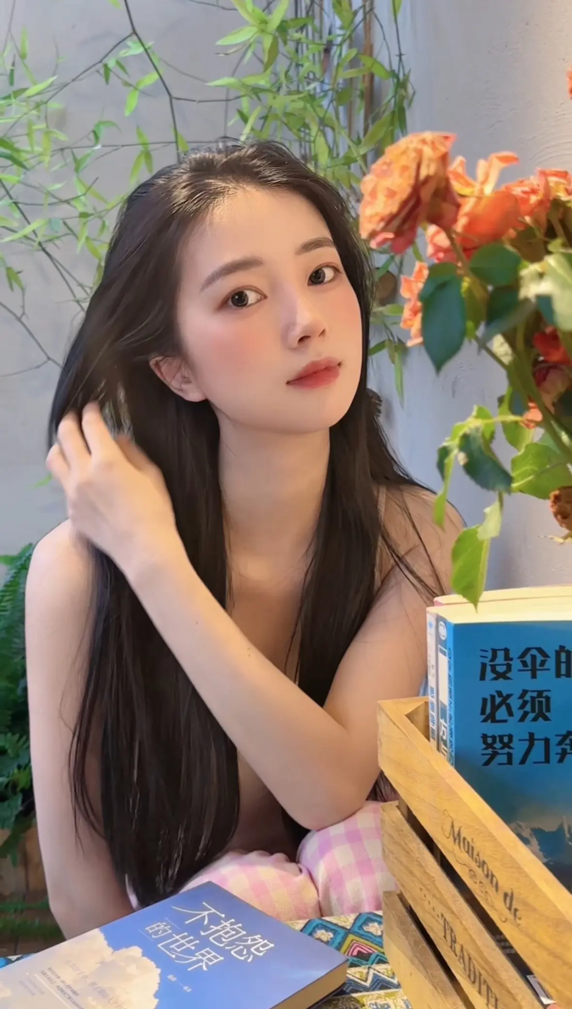 这么漂亮的年纪 为什么不让自己快乐 人生何其短 要笑得格外甜
