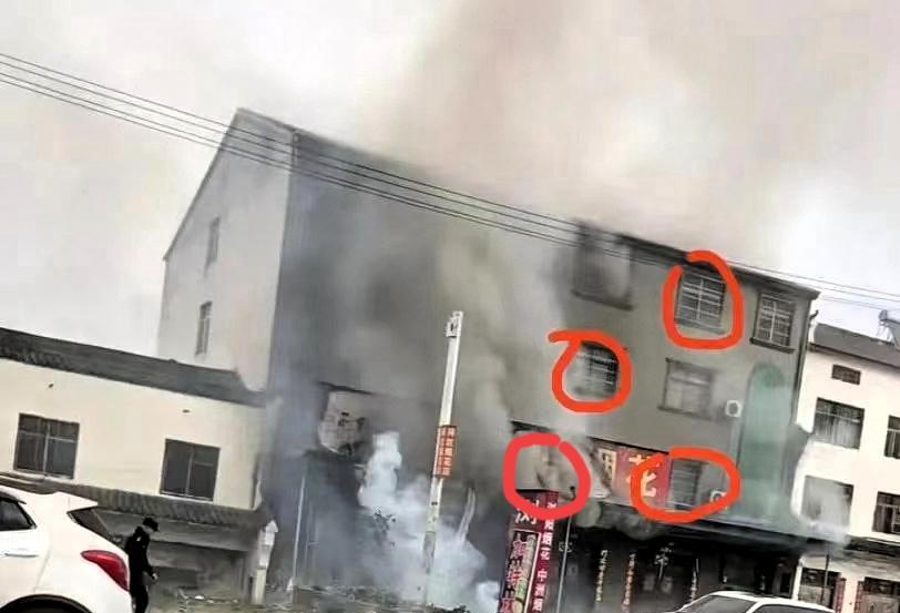 这家门店才50多平米，为啥十多个人都没能跑出来？

这起事故让人深感痛心，也暴露