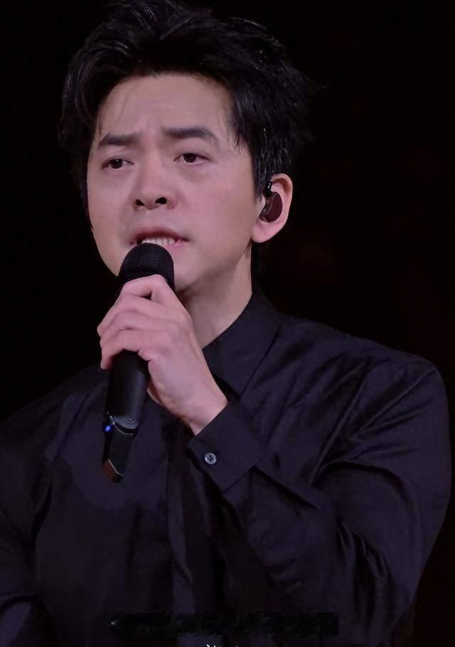 不发长文不蹭热度！李健用一首歌送别刘欢