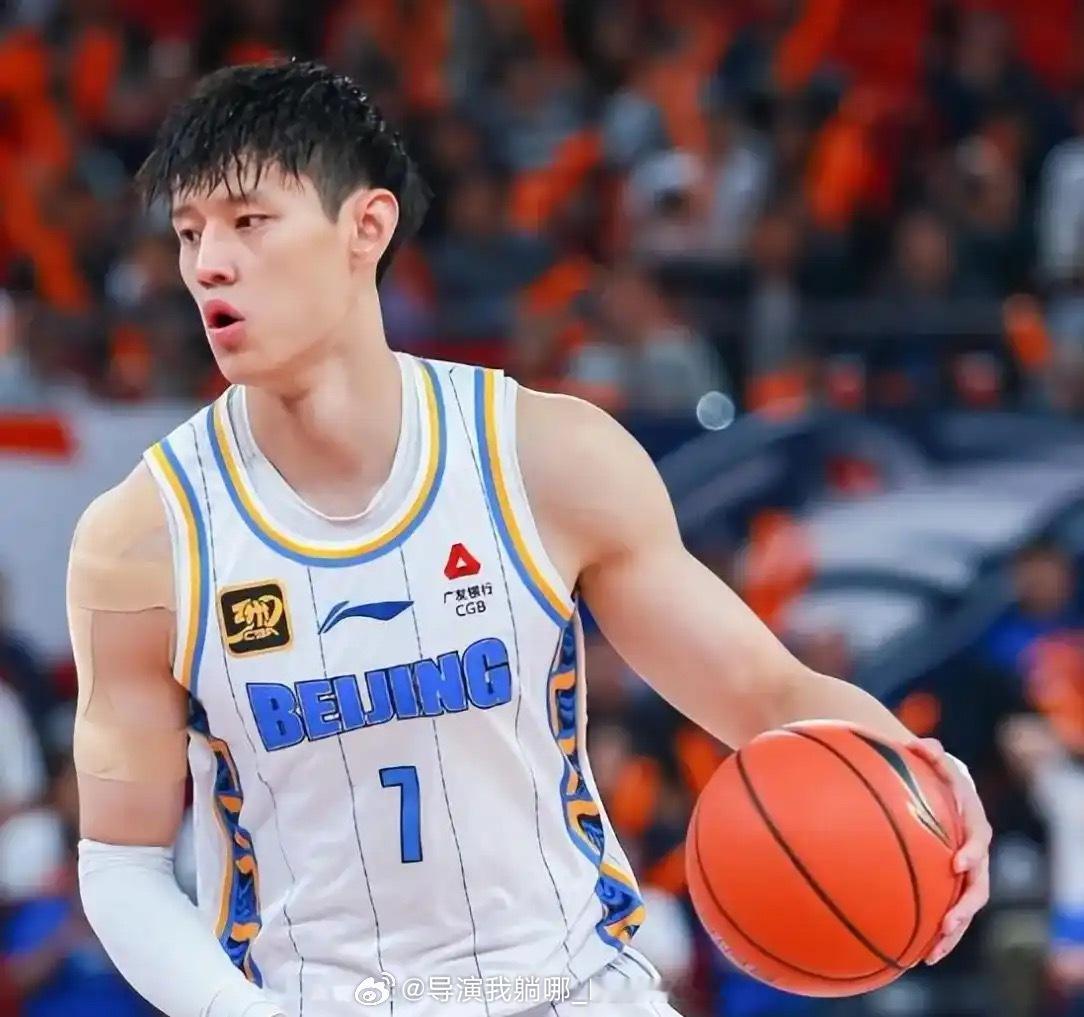 回归CBA，一直想要出去追梦的曾凡博最终还是跟北京男篮达成协议出战CBA，据悉北