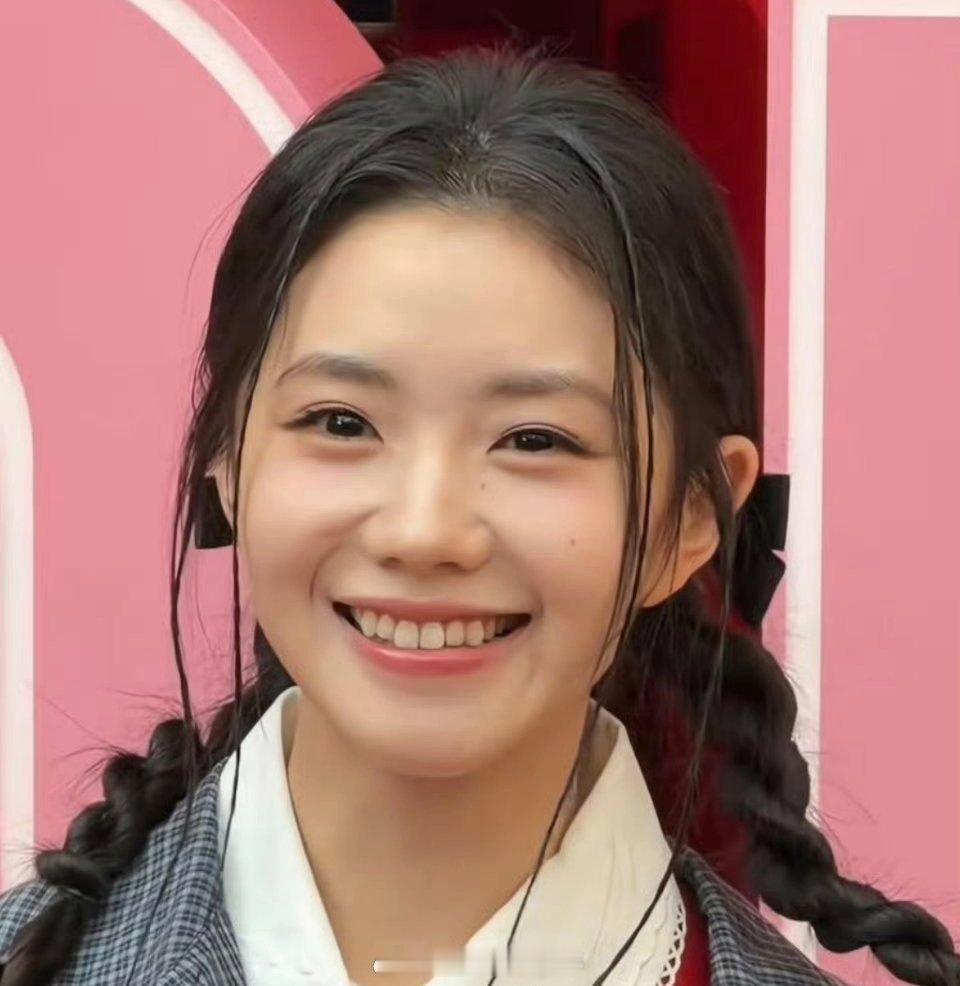 赵今麦、刘浩存 品牌活动怼脸路透，谁赢了？ 