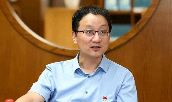 外交部有最新人事调整安排了！引发外媒第一时间的关注！7月29日，德国之声表示，中