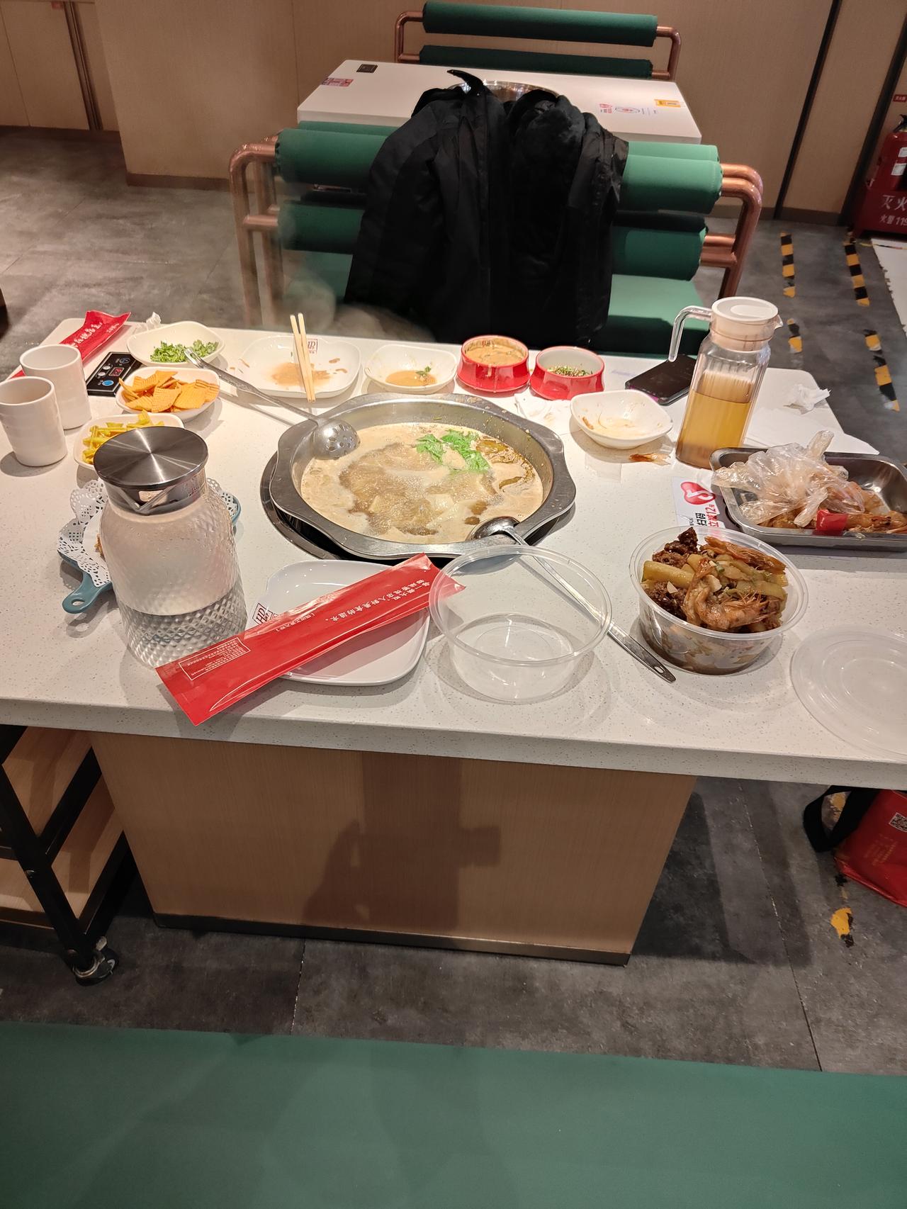 冬日生活打卡季百花谷。学府街原来，美特好上面，路口山姆士超市，斜对面，一眼就可以