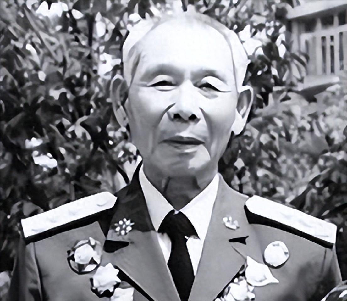 配水池战役中我军八百余人营仅剩二十五人生还，营长英勇表现获授中将军衔！
1948
