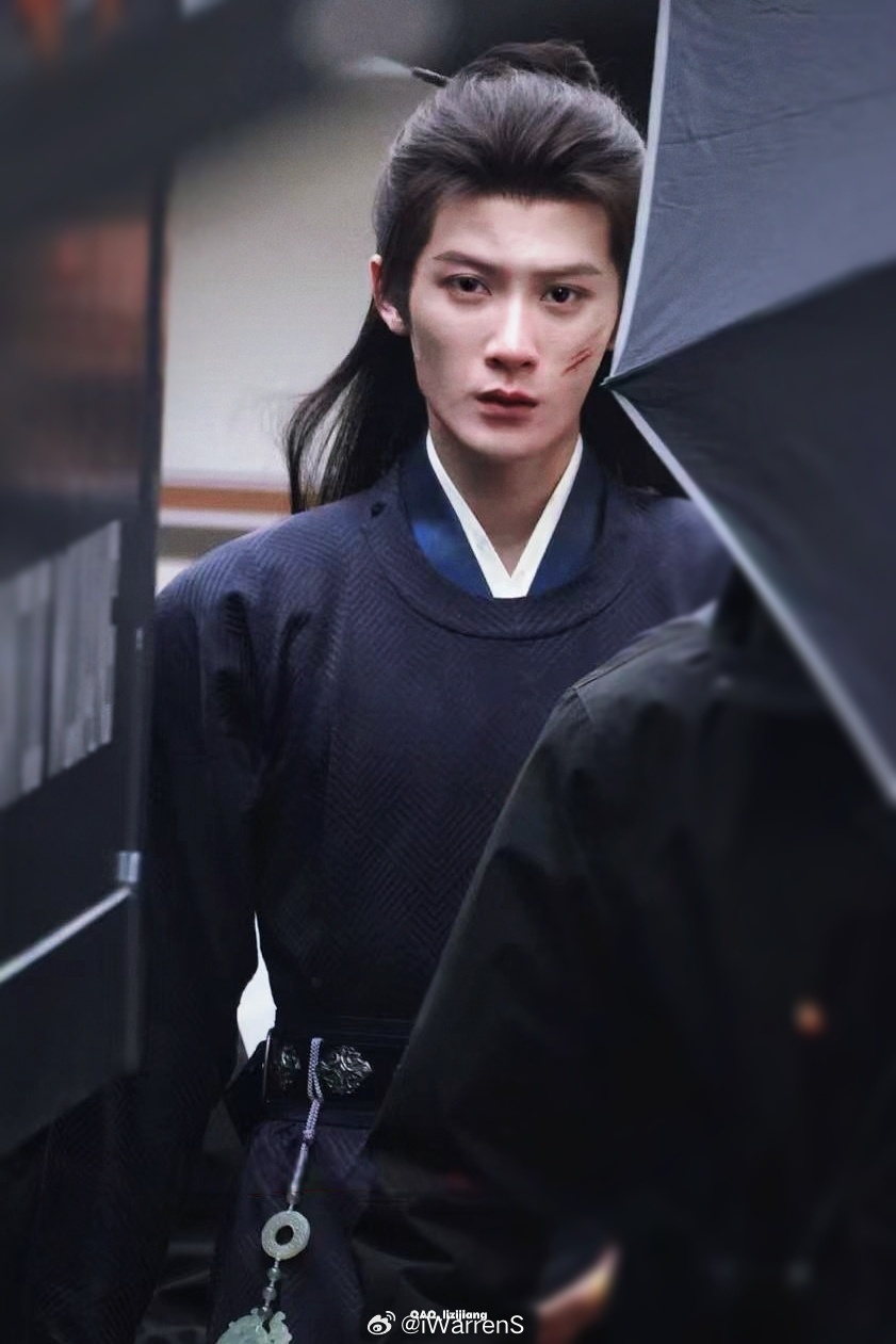 檀健次何不同舟渡战损路透图，檀健次谢却山真的好帅呀！檀健次谢却山战损路透