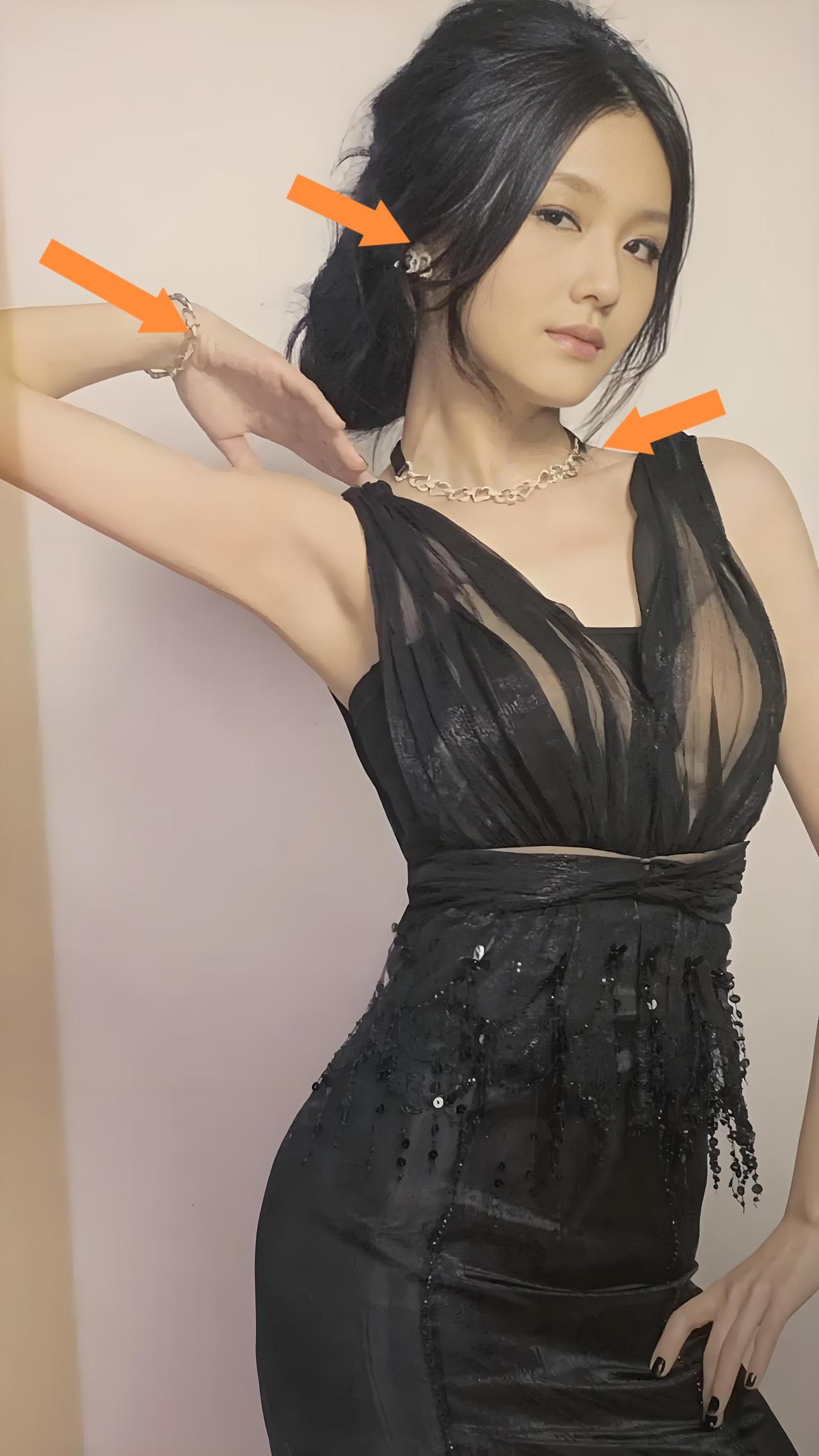 终于明白，为什么当年那么多年轻长相好看的女生，宁愿买铂金、银饰，也很少碰黄金。大