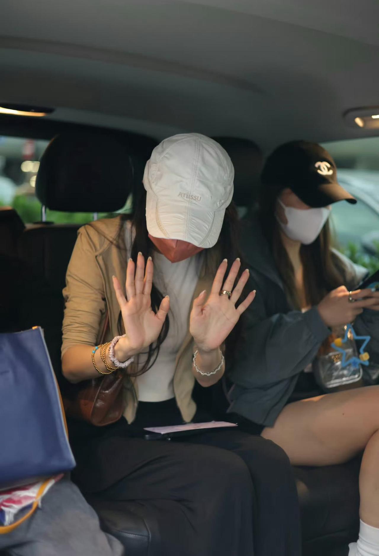 我们满分女孩就是这样的人美心善！ ​​​
