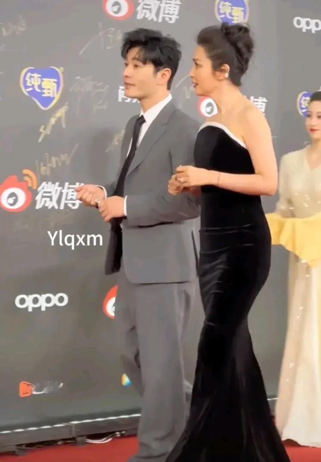 哈哈，大家都在说黄晓明的裤子
怪不得，黄晓明因为这条裤子上了热搜
有人说，黄晓明