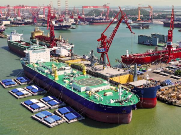 中国海军这手藏得太绝了，5月21日官方首次公开证实，中国正在打造一艘史无前例的海