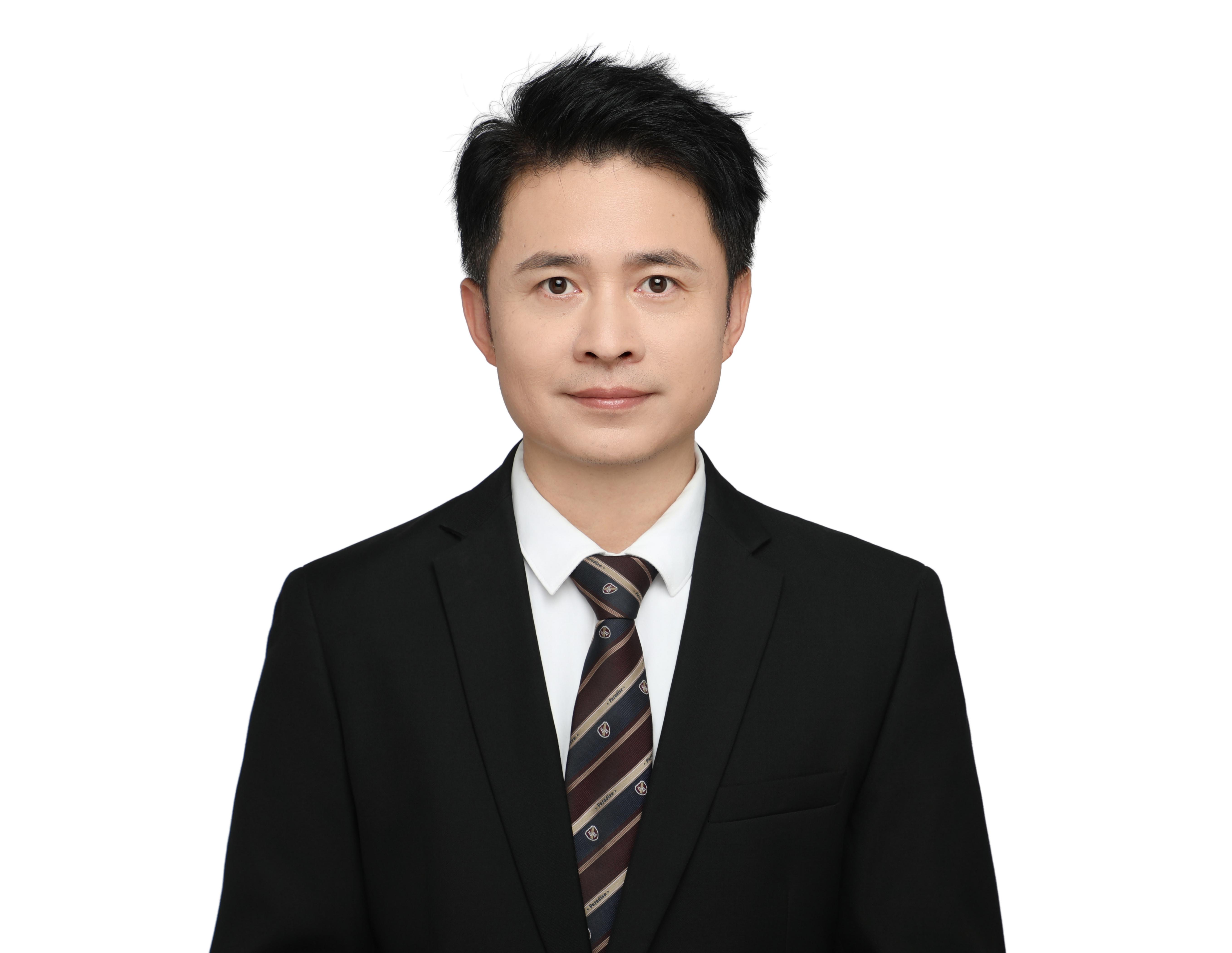 男人如果不是从事演艺相关事业，一辈子被化妆的次数也是屈指可数。以前觉得照相馆以及