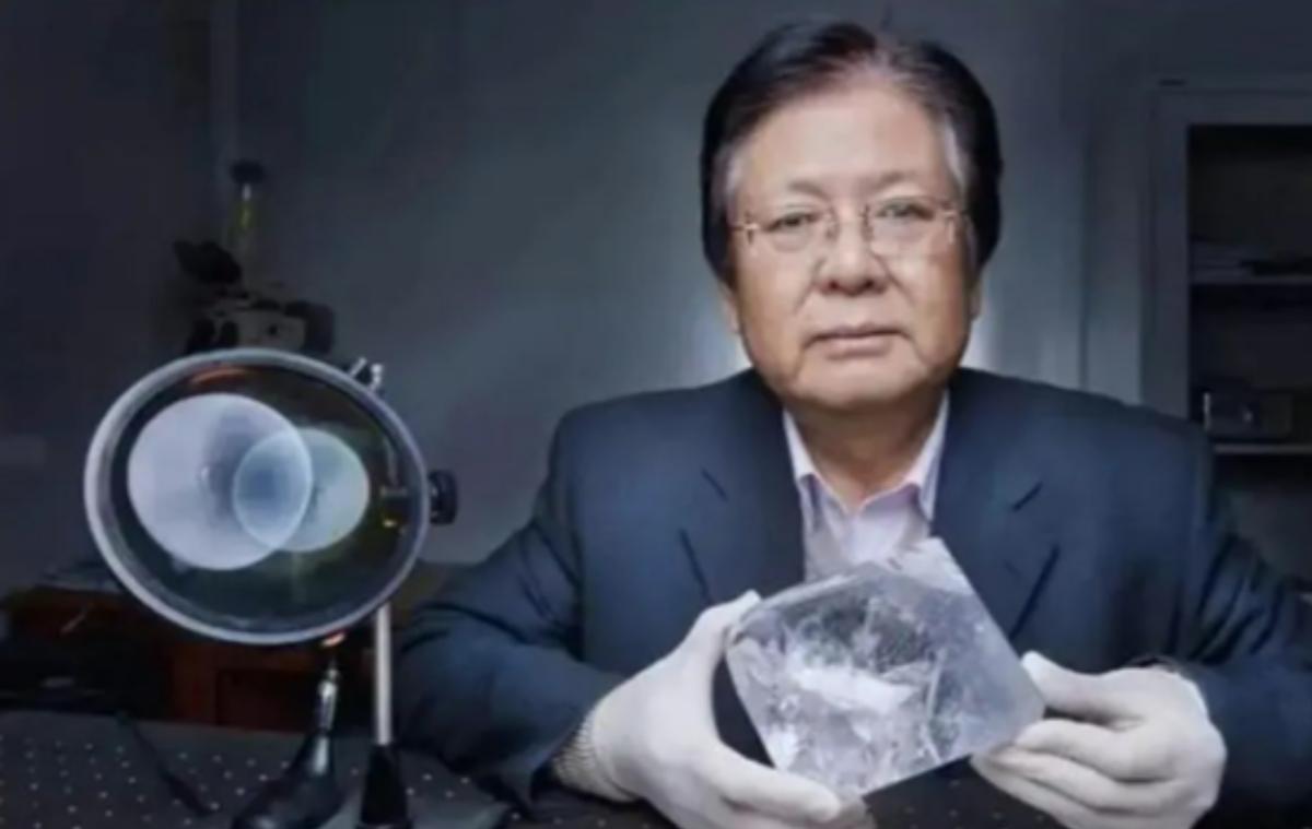 2009年，中国硬是凭一块石头死死封锁了美技术7年，让美国损失了好几百亿，美国恨