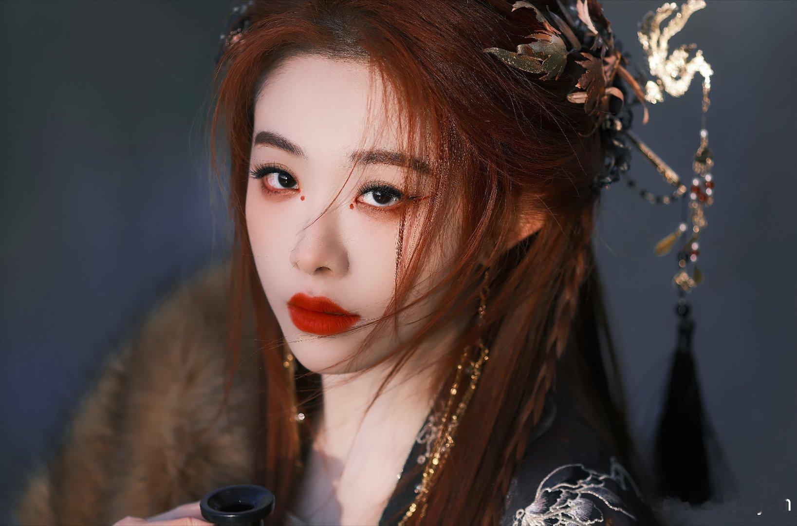 持剑女将军 喻言宝宝泰cool咯 ​​​