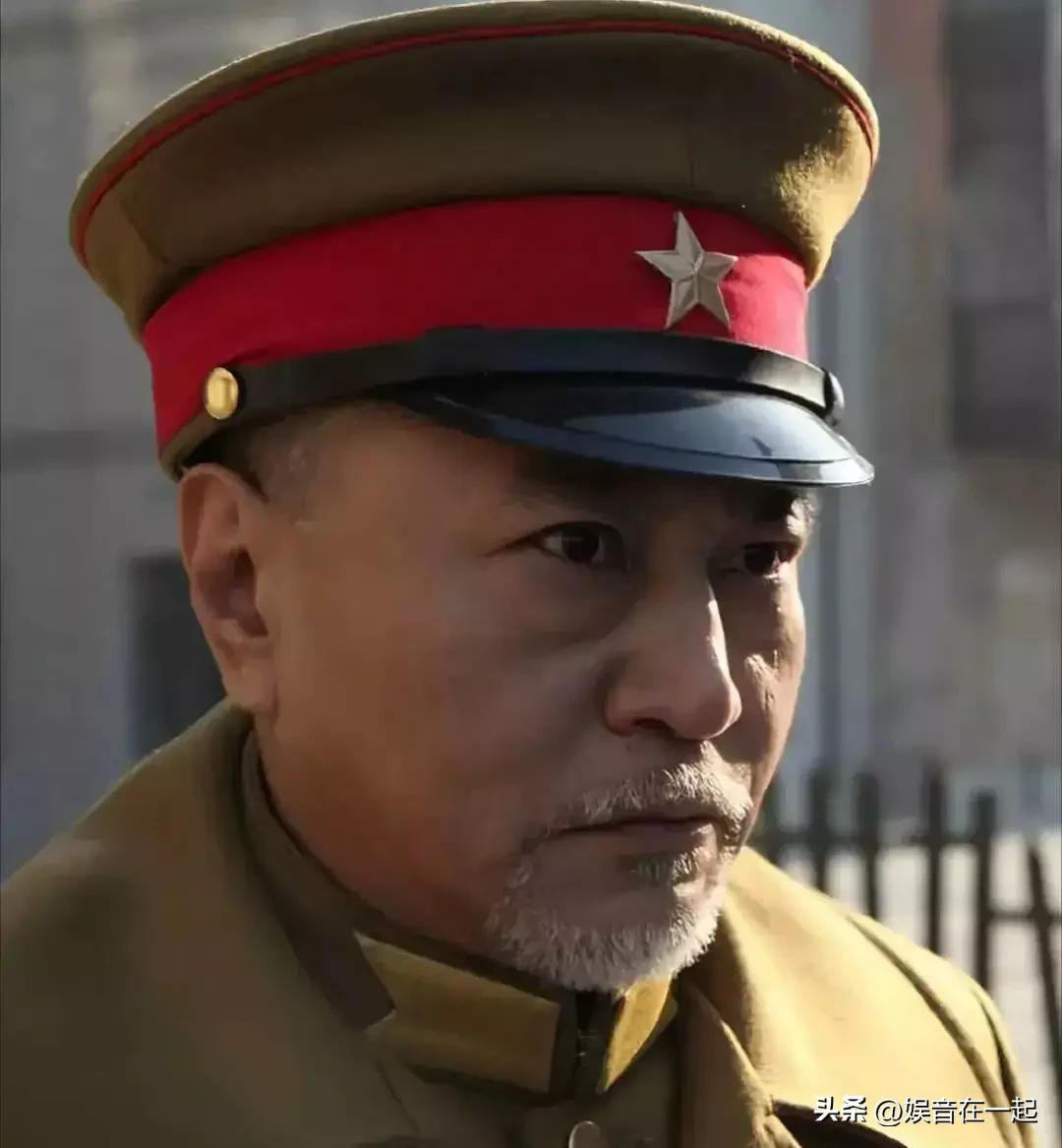 7月18日，演员王侃离世的消息传出，令人唏嘘。他是老戏骨牛犇之子，终年66岁。很