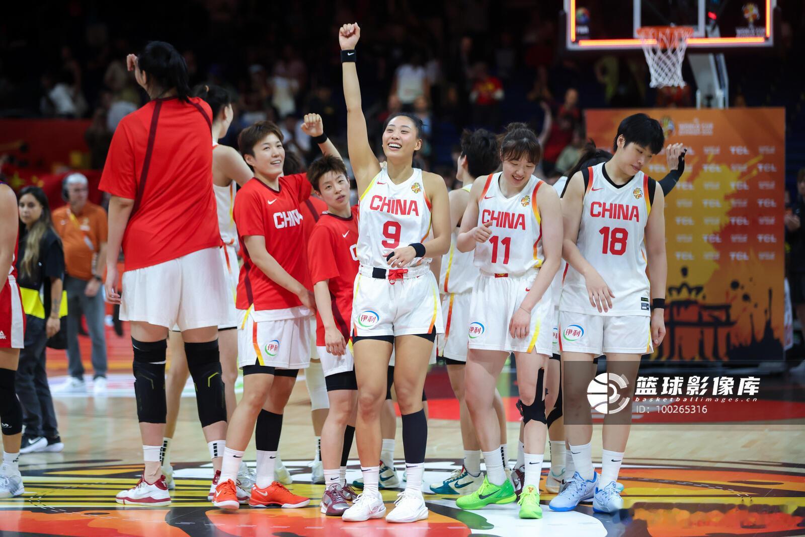 从首轮惨败到本轮险胜，中国女篮完成自我救赎。加时赛74:70击败捷克，这场生死战