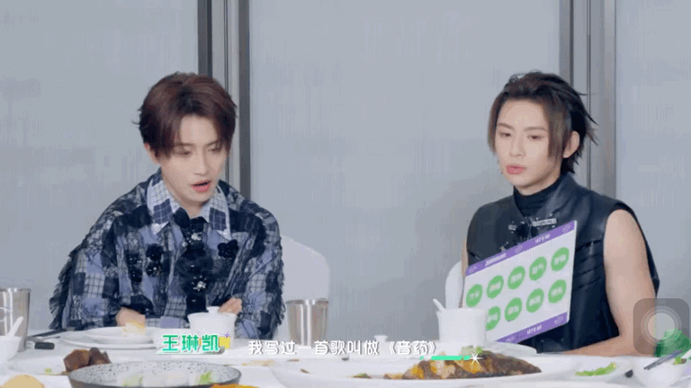 王琳凯选择音乐作为他的解药 看了小鬼在节目里说的过往，确实挺让人触动的。没想到他