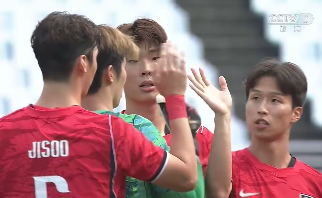 国足[超话] 第22分钟，毛伟杰挑传，王钰栋单刀破门，U23国足1-0领先韩国！