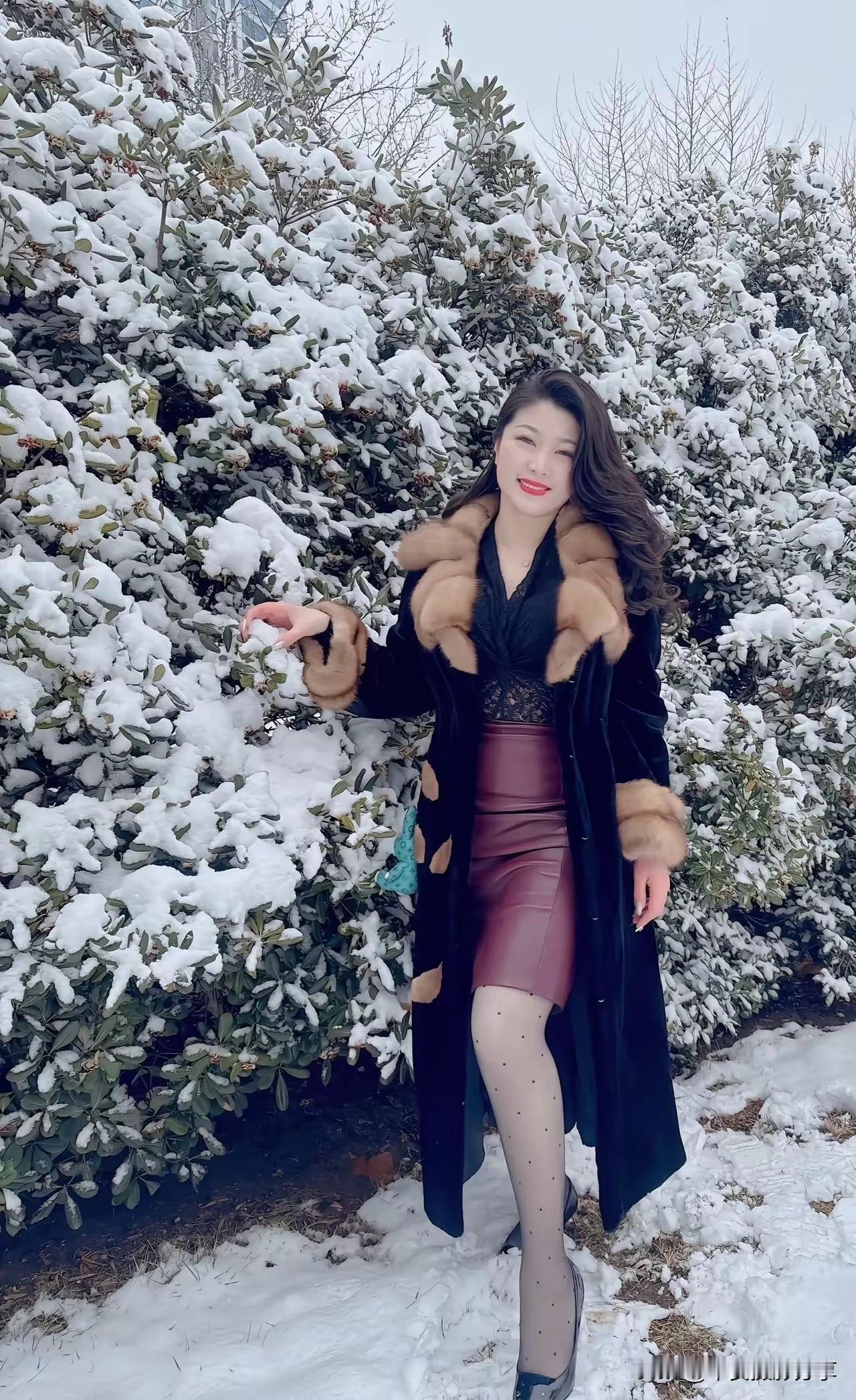 林雪写真留念承认自己是个普通人难不难 到底什么样的女人才算有女人味 成熟的女人到