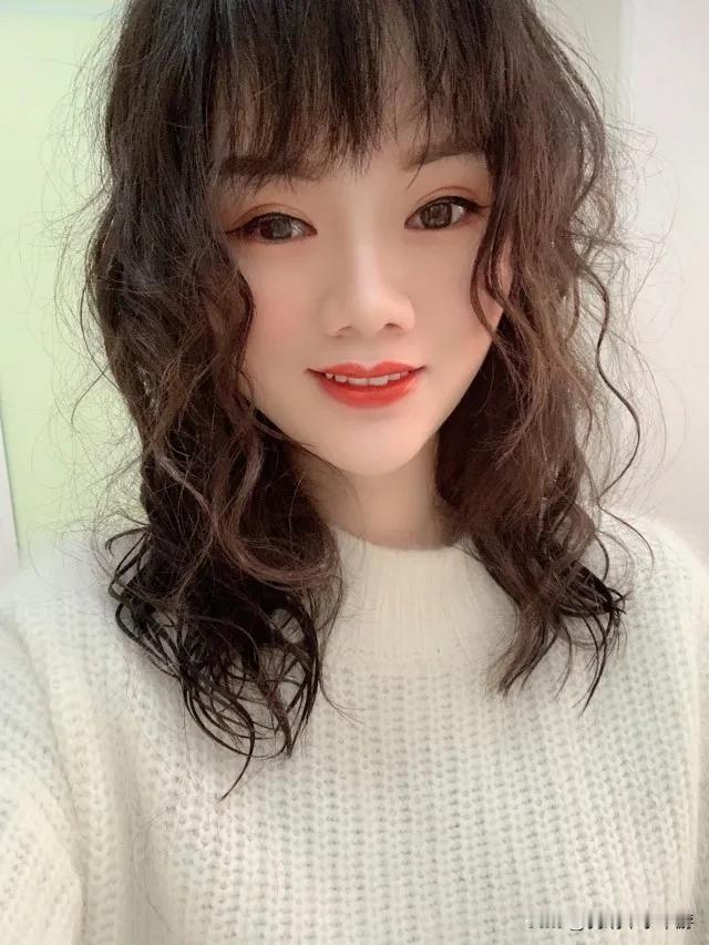 埃安UT大一圈高级很多