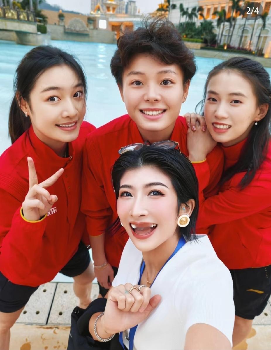 跳水队姑娘们澳门同框，颜值实力双在线
 
刷到跳水队的陈芋汐、昌雅妮、陈艺文在澳