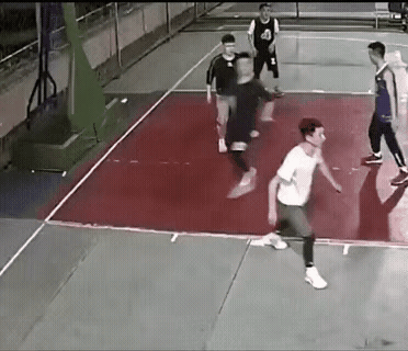 这个防守盖帽是一个怎样的水平？
打篮球是一件非常容易受伤的运动，除了正常的身体对