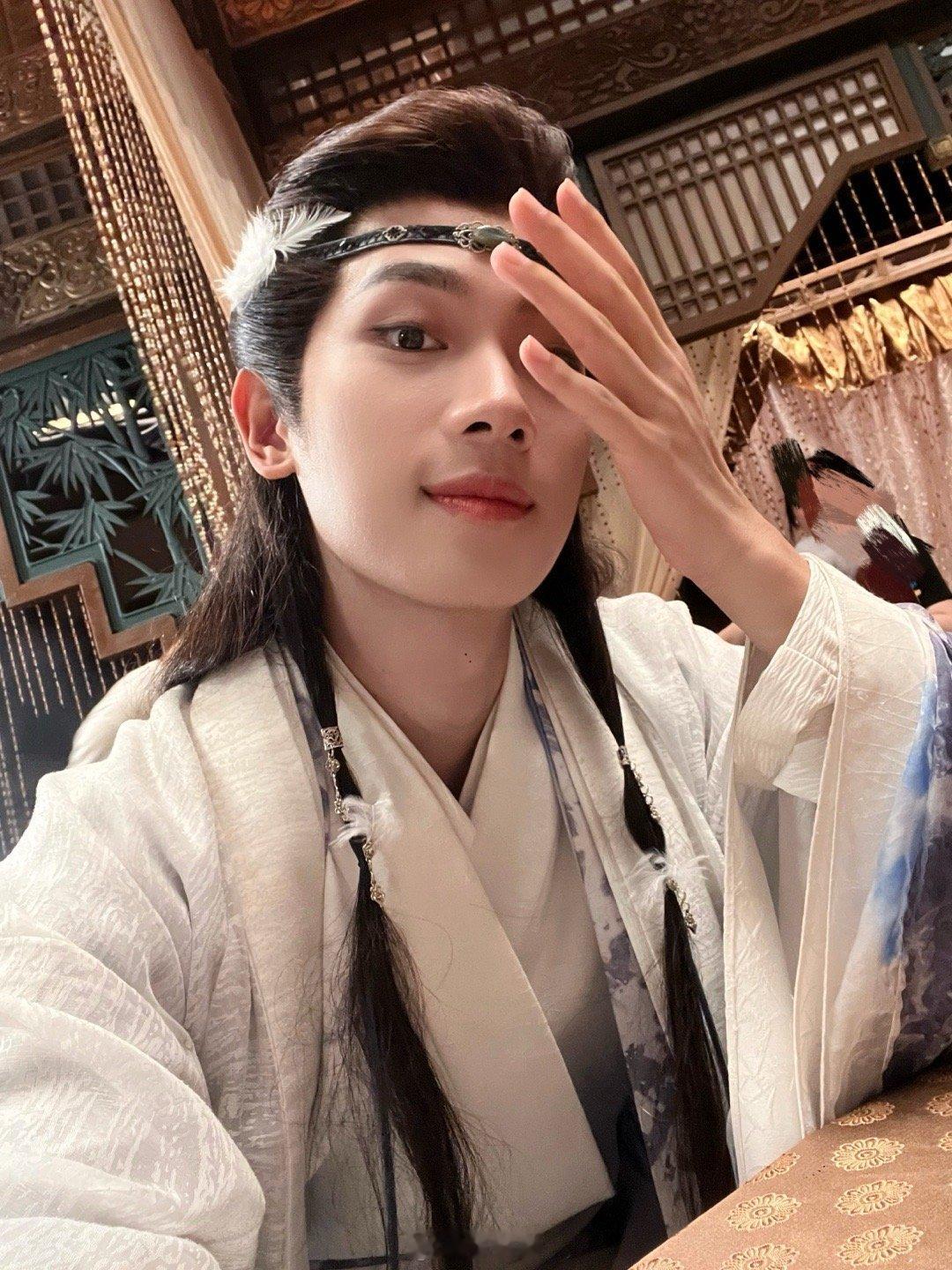 这个张炯敏又争又抢张炯敏这争夫魂都要冲出屏幕了！皇后驾到扫楼连线，开口就亮明容黛