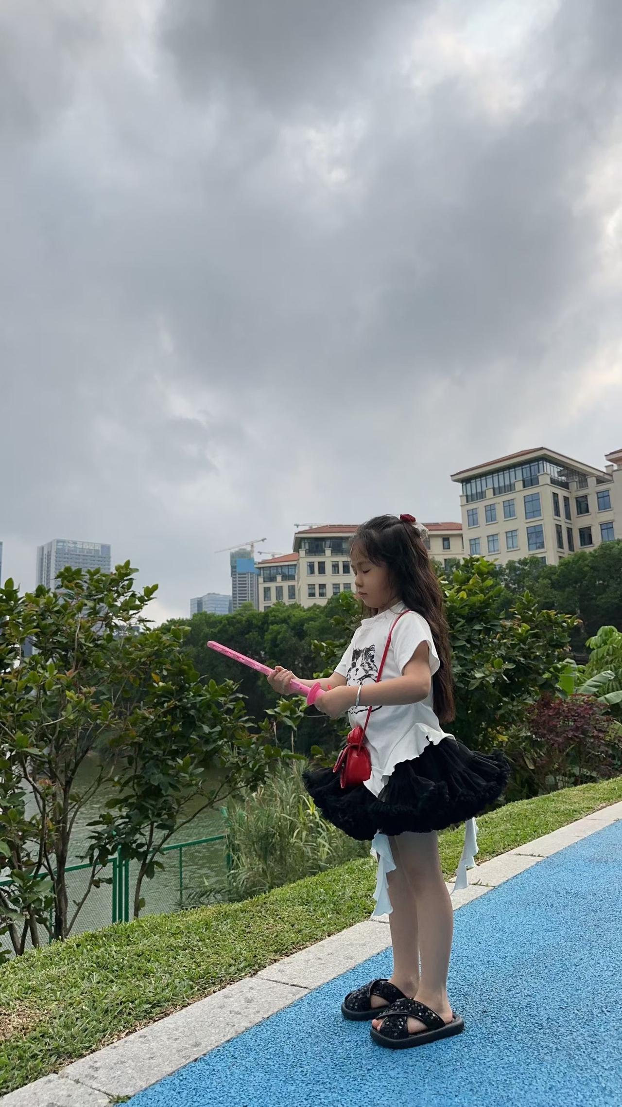 打工者渴望投身商海，生意人期望子女考上编制，有编制的父母也盼着儿女能进体制，考不