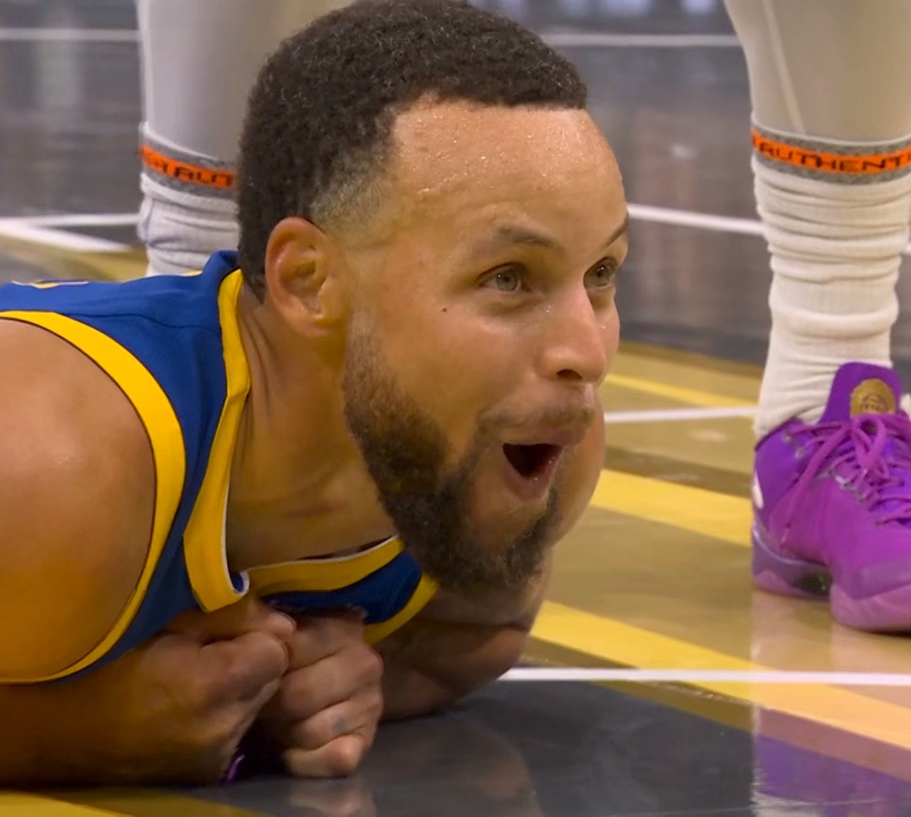 勇士赢了！！！感谢佩顿，感谢库里，感谢所有人！！