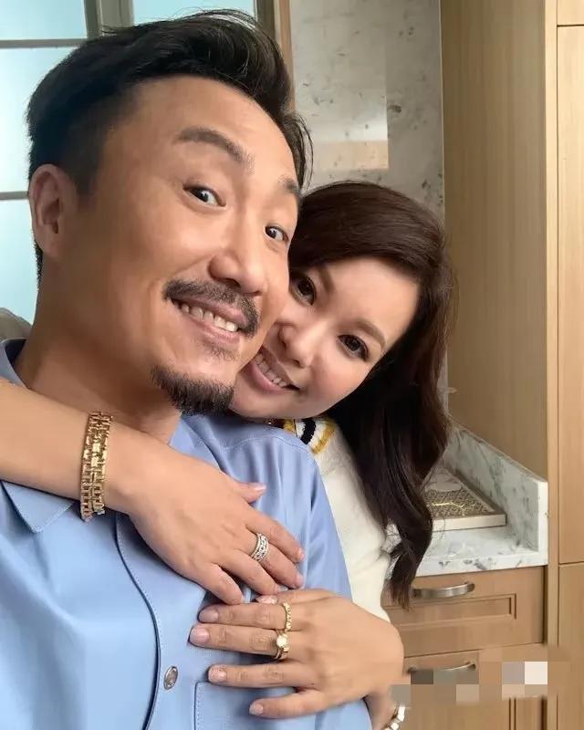 万万没想到郑中基搞成这样，这是何必呢！

郑中基和余思敏离婚后还闹到上庭对质，都