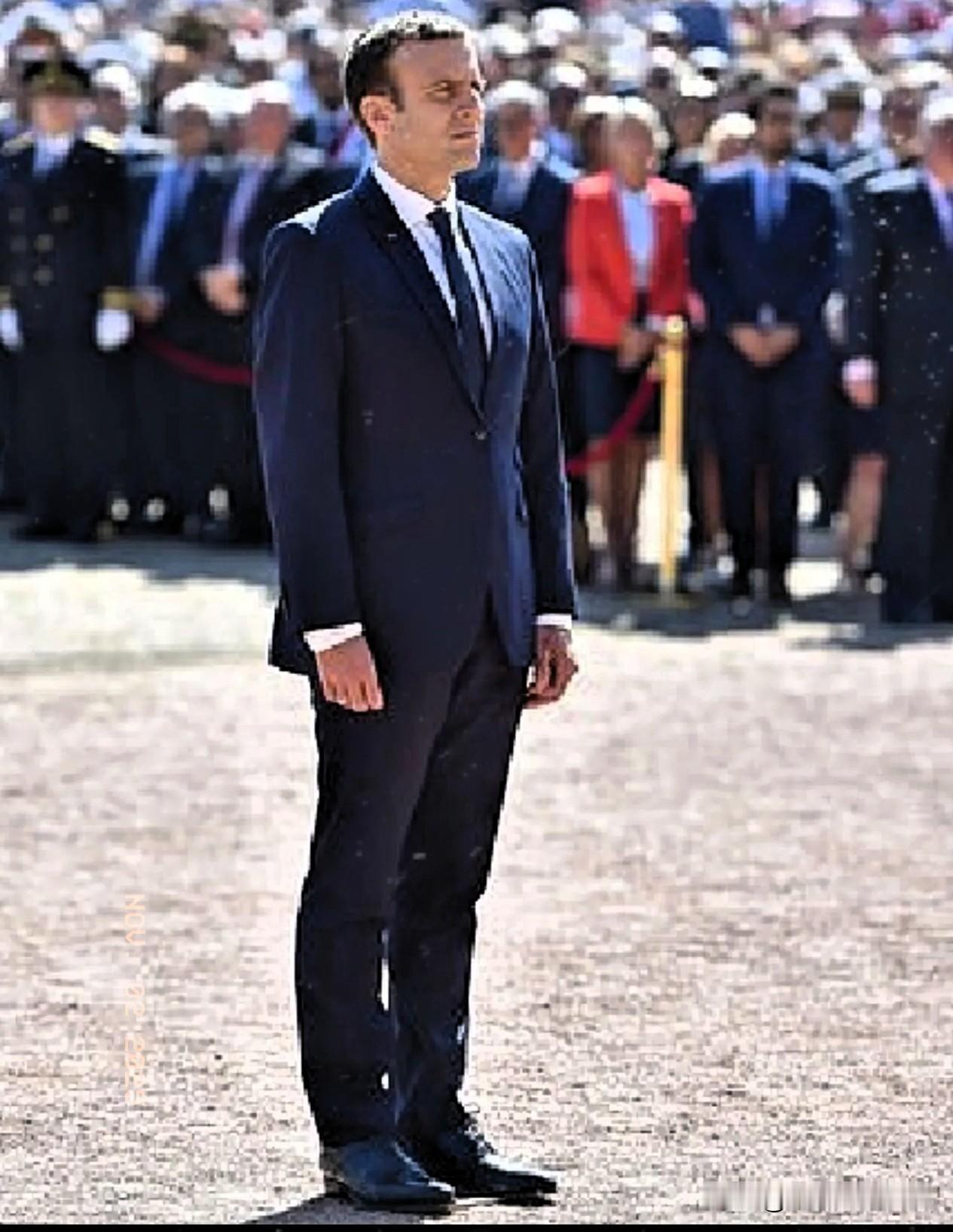 我看到这篇文章时，确实没忍住笑了！

法国总统马克龙近几日又要去乌克兰“主持正义