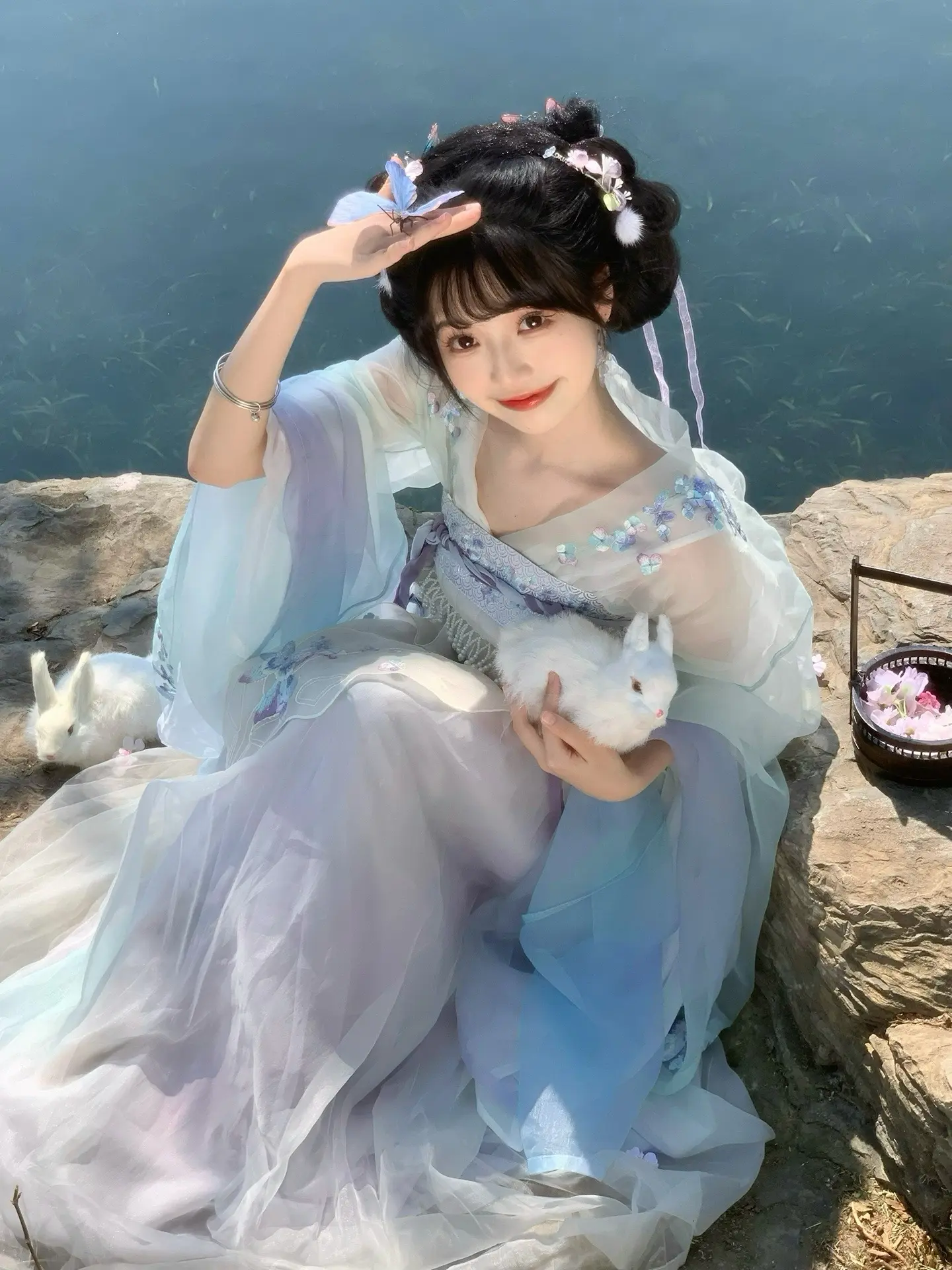 “你微微一笑 蝴蝶为你倾倒”