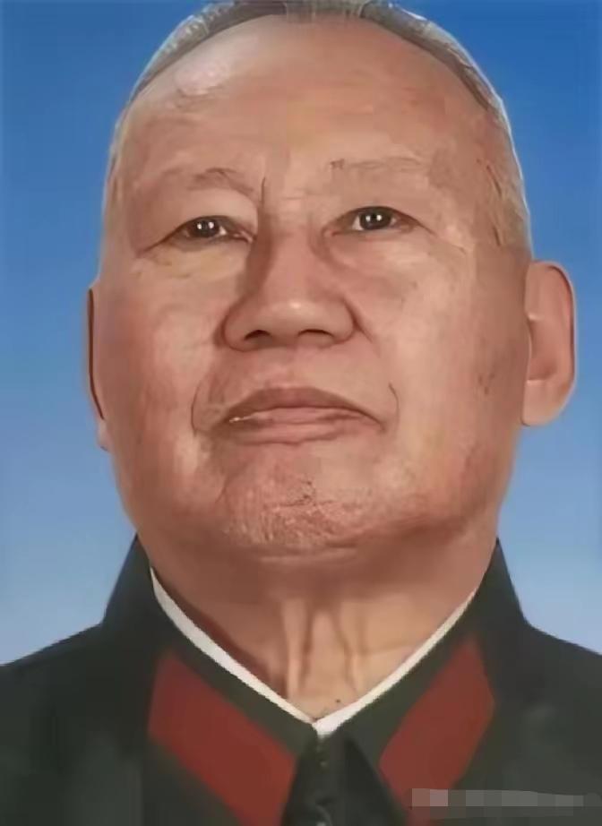1978年，原空军副司令张积慧被撤职，被关了两年后，转业的他，到成都420厂当副