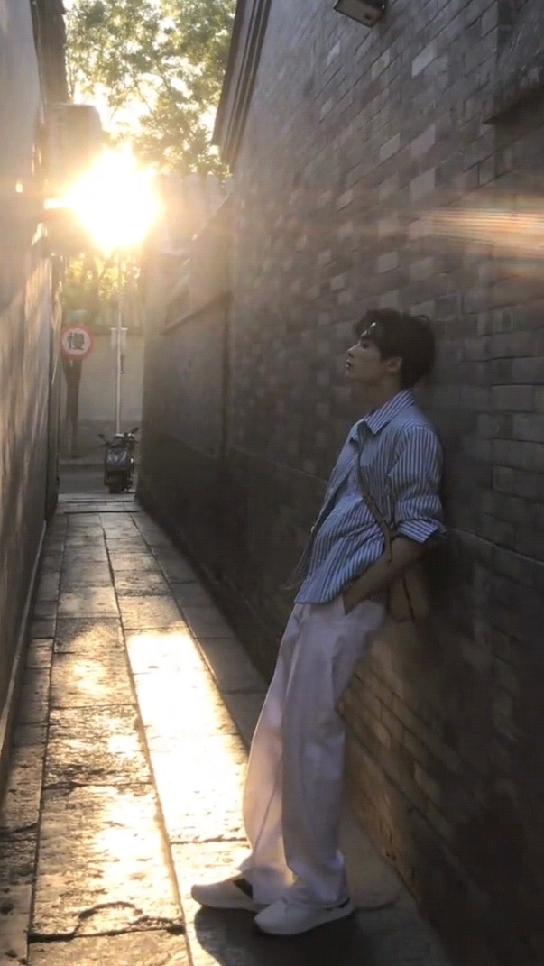 檀兮尔 安静，优雅的美男子  专栏 · 素材库