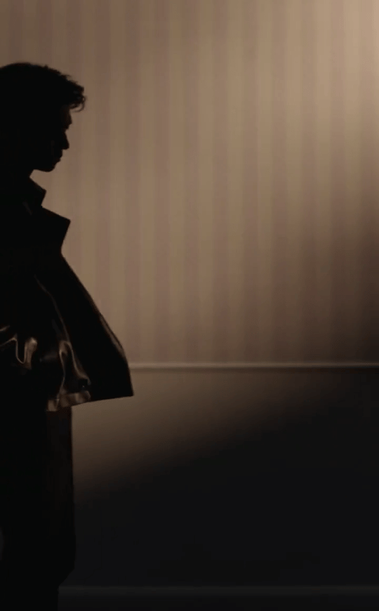 魏大勋 in Burberry📷🧥 新奢牌合作预告，来自Burberry美妆