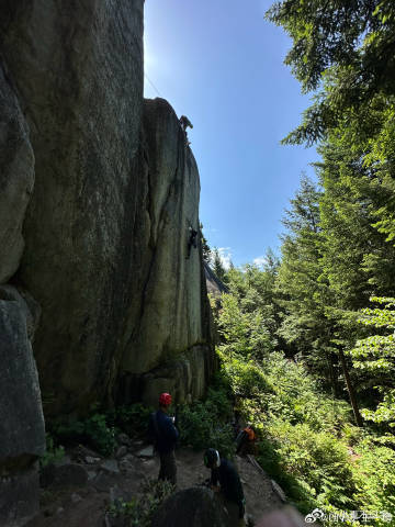 王一博探索新境幕后碎片 王一博的每一张幕后花絮都让人感受到他对生活的热爱，和瑞德