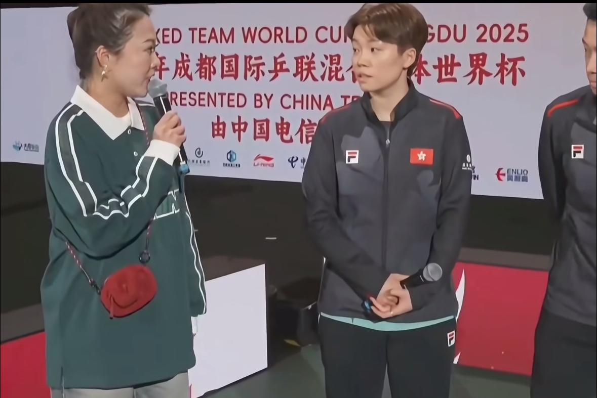 成都混团第二阶段 中国香港5:8韩国
第一盘 
黄镇廷/杜凯琹2:1朴康贤/金娜