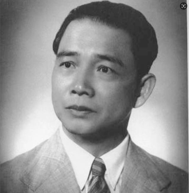 1944年，汪精卫病逝，陈璧君为他用水泥砌了一座千斤的大墓，葬于梅花山。2年之后