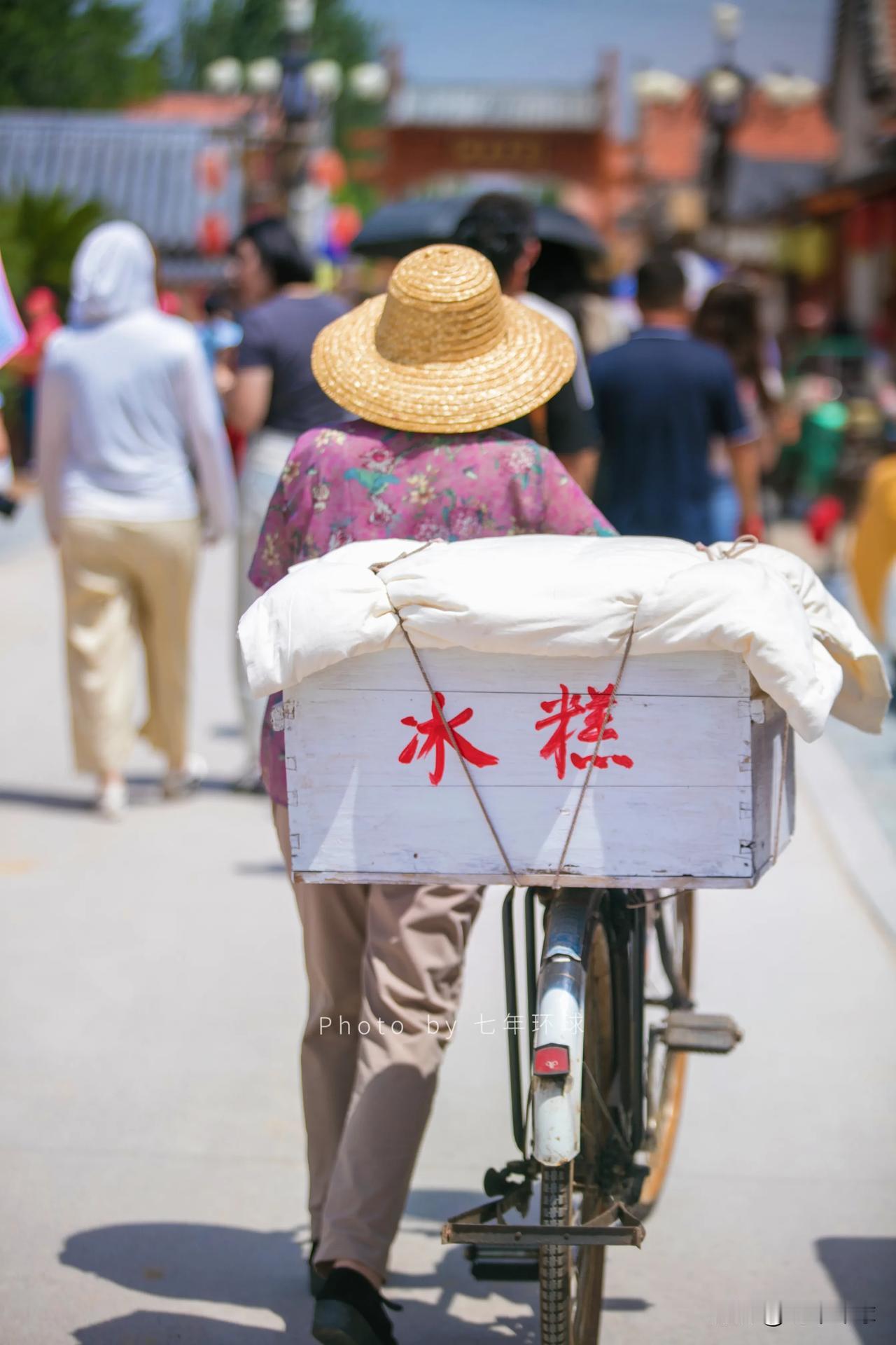 你见过热闹的黄河大集吗？今天我们来到了山东东营市利津县老街长巷，在黄河口赶了一次