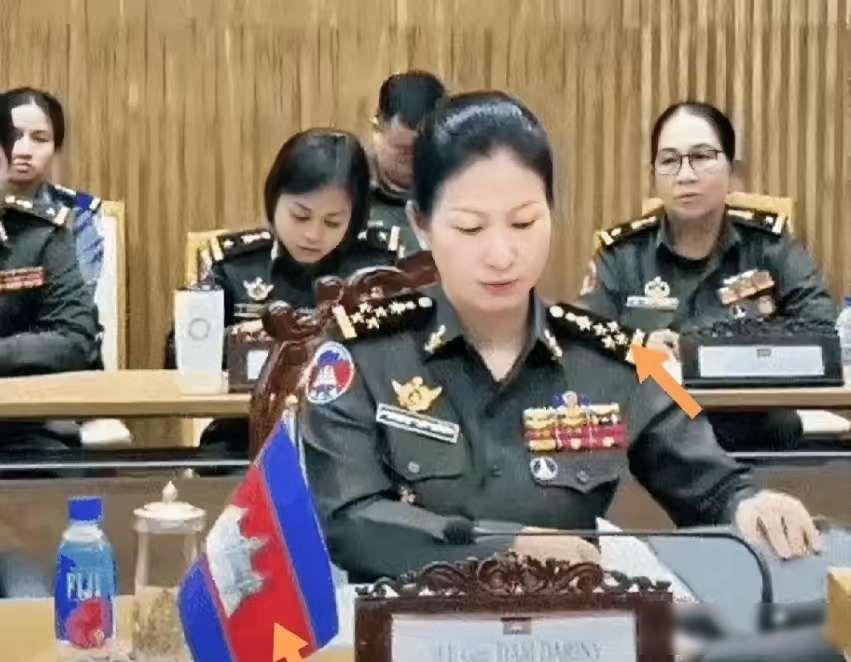 2025年12月，柬埔寨有位年轻女性被直接任命为四星将军，这件事来得特别突然，而