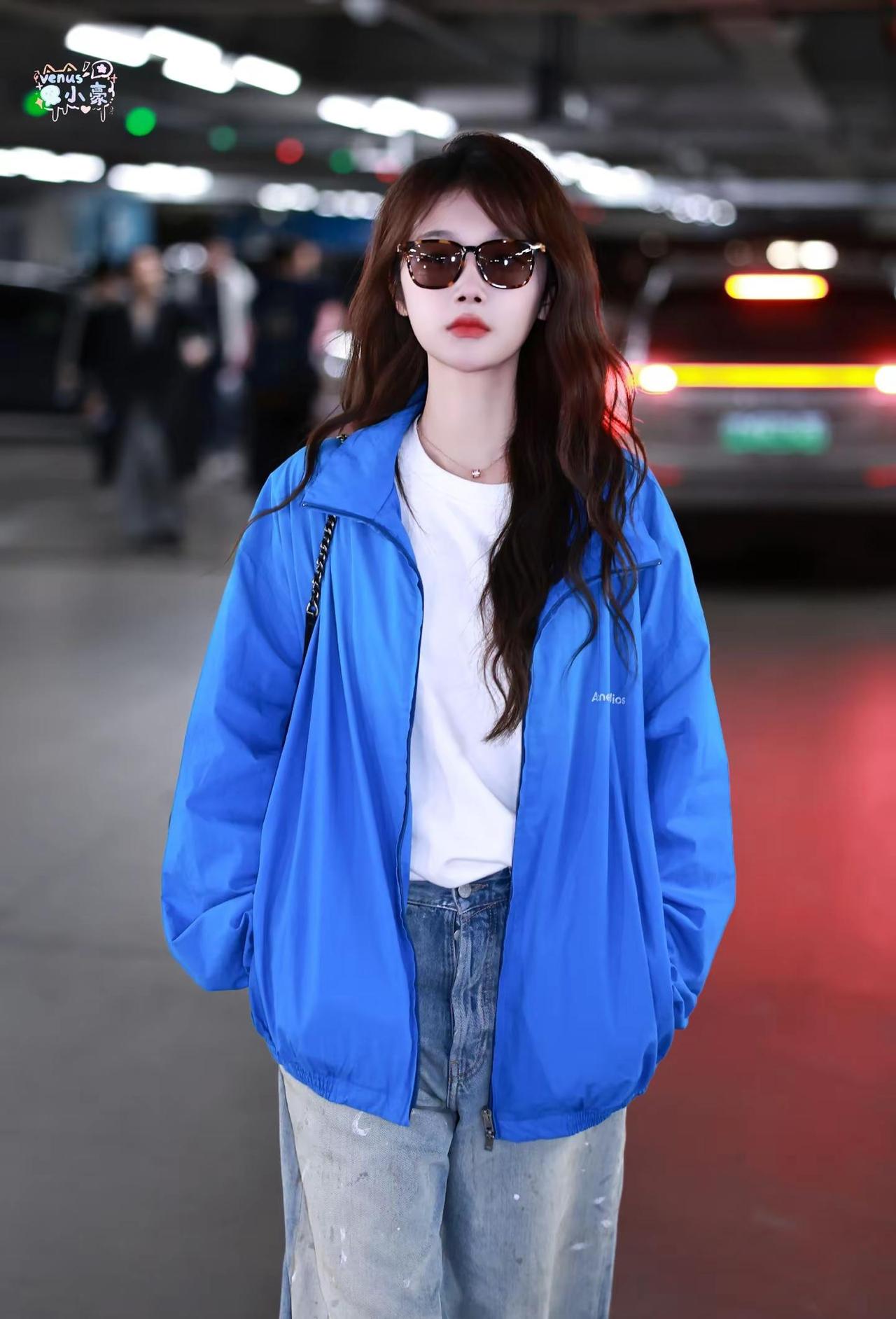 谁懂啊，拍到酷飒冉冉的机场神图了。站姐镜头  宋昕冉  机场街拍  墨镜一戴谁也