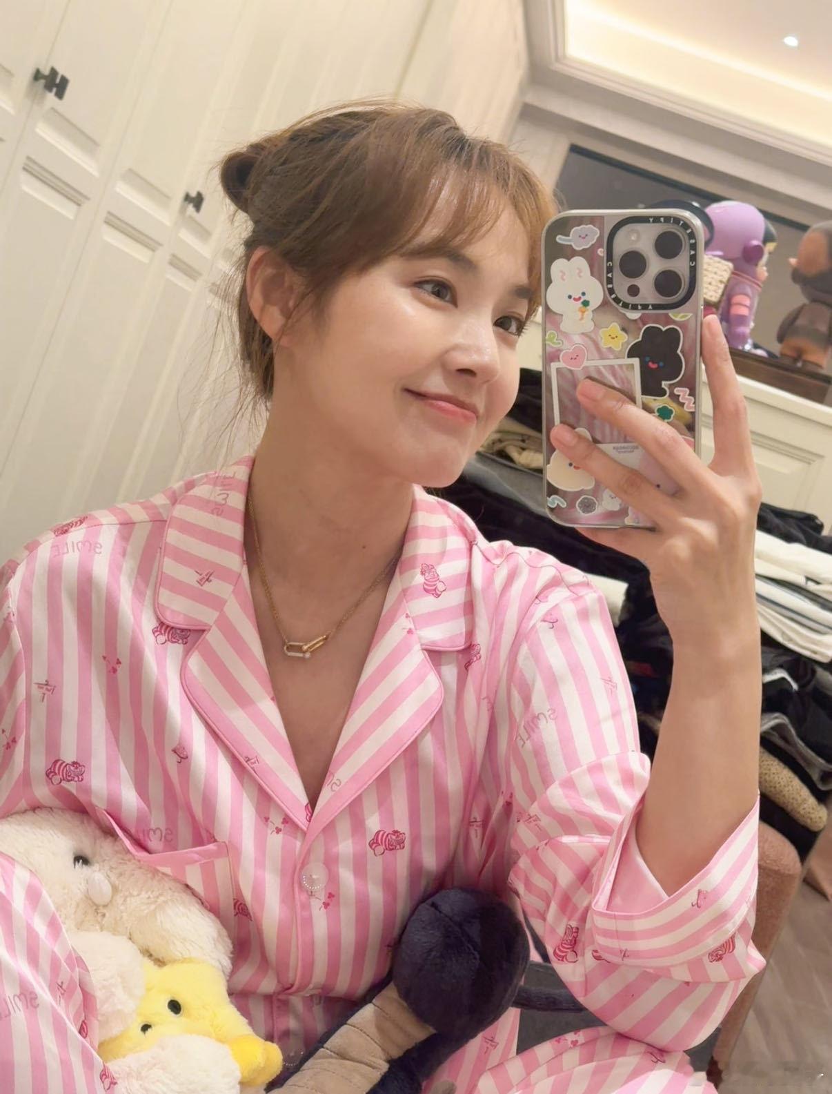 张佳宁的状态总是那么好，仿佛她每天都充满了无穷的活力。好像不管遇到什么事情，她都