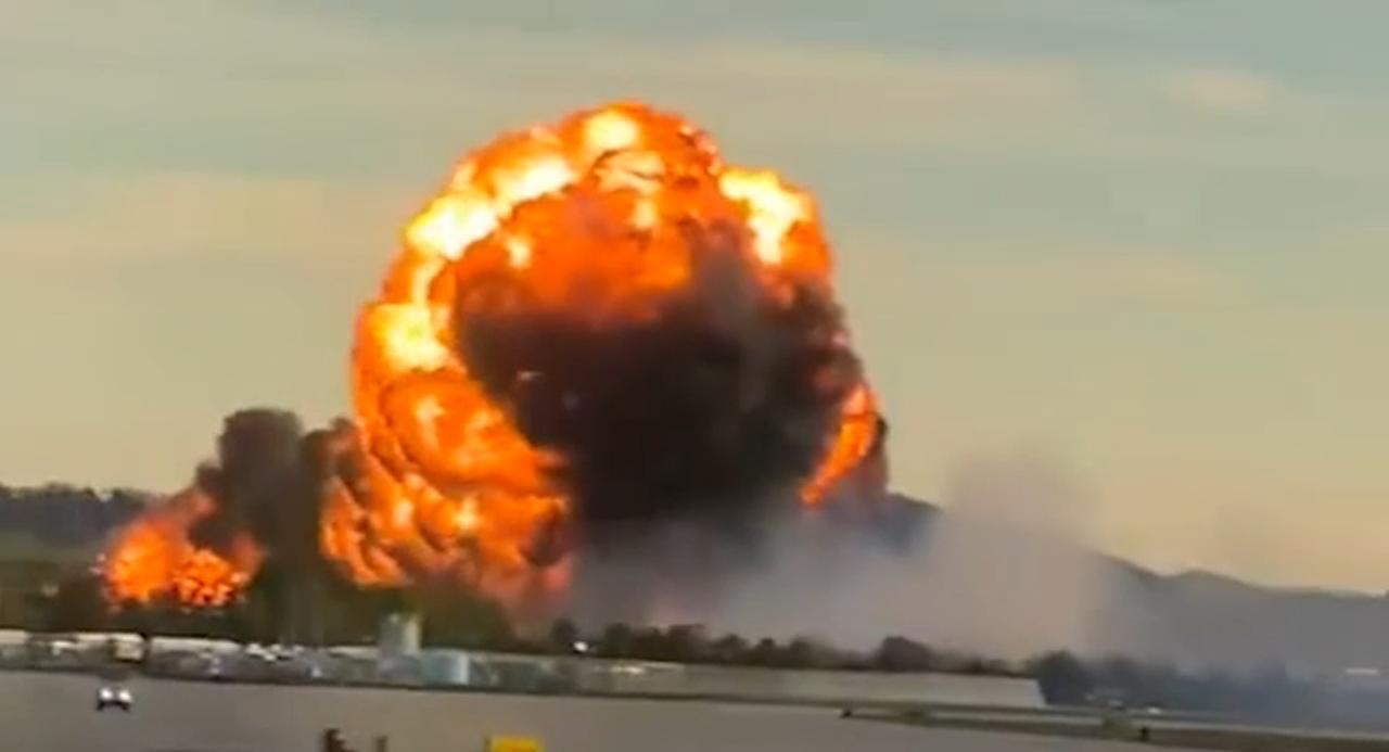 美国肯塔基州路易斯维尔机场发生货机坠毁事故，已造成至少12人遇难。死者包括3名机