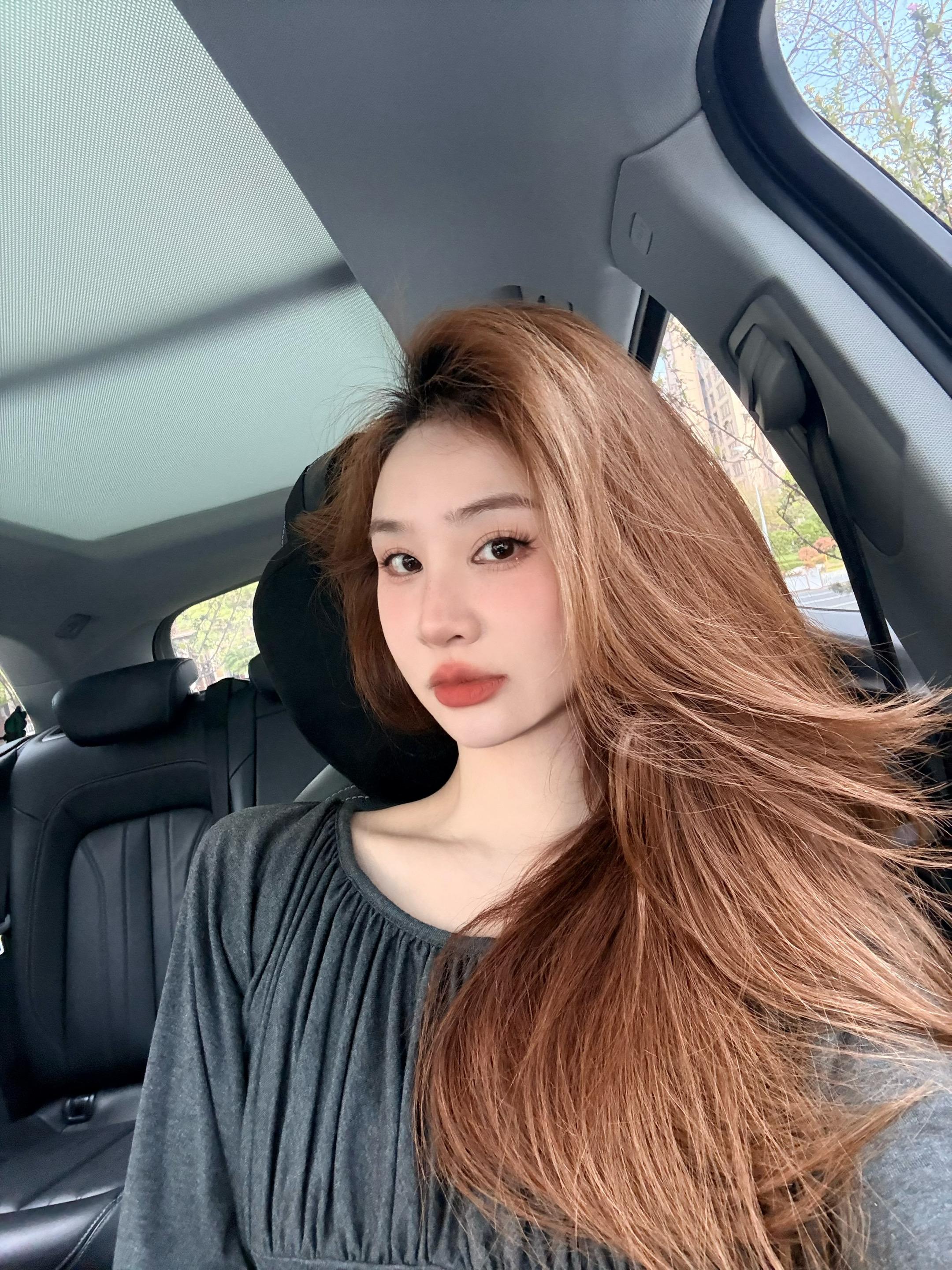 我不管 我觉得曼妙就可以了。