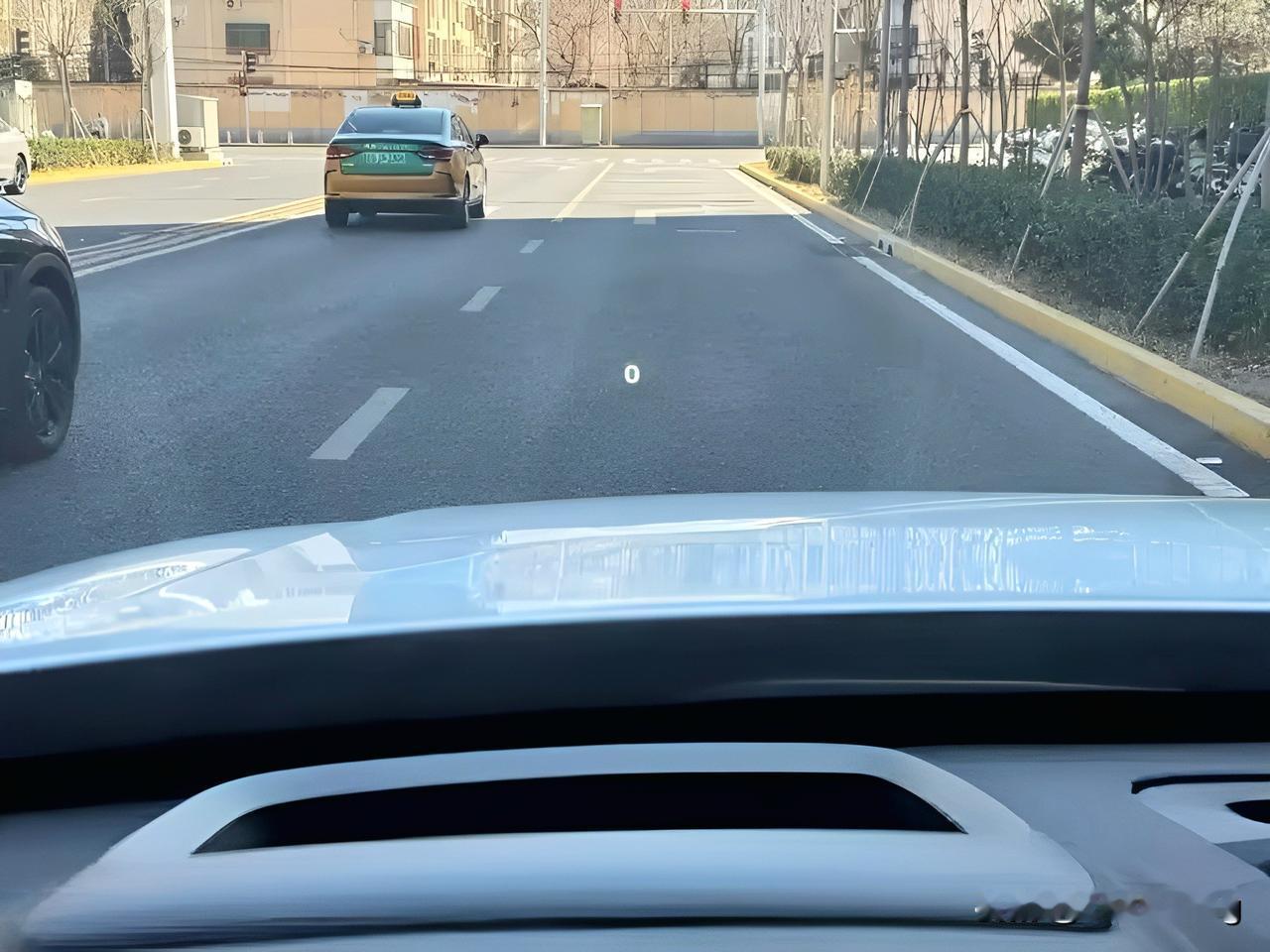 其实我可以负责任的跟大家讲，我也不知道小米会跌成这样。但是我是全网第1个收到小米