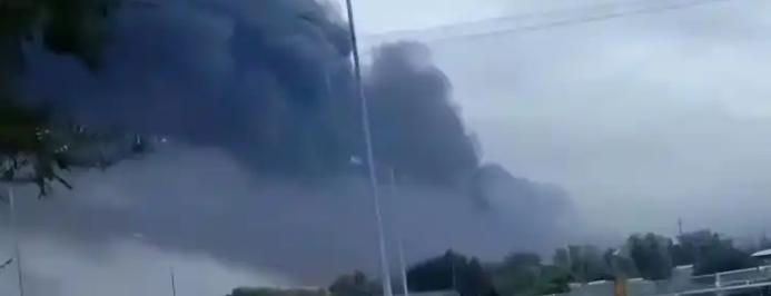 就在特朗普与普京通话敲定柴油协议的当天，乌克兰的远程无人机再次划破夜空，精准砸向