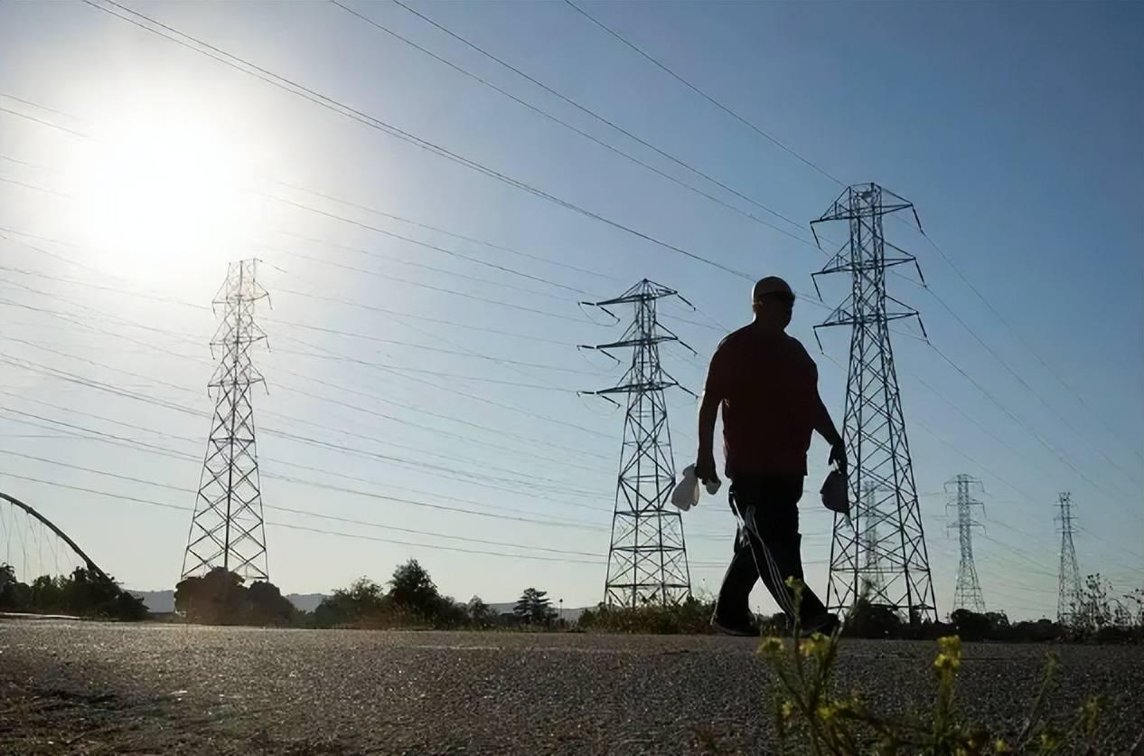 惊了！你玩 AI 花的钱，全让中国赚翻了🔥

你每天用 AI 聊天、作图、写代